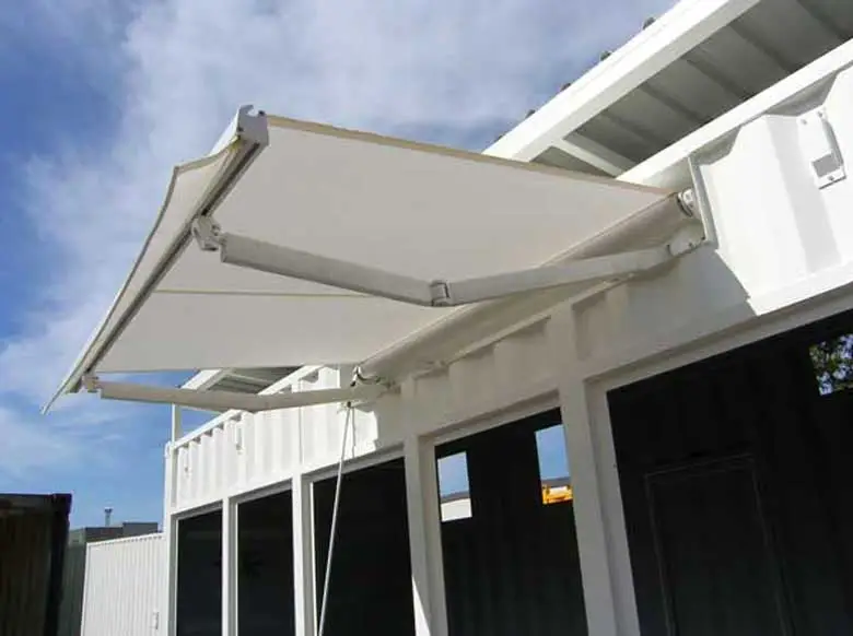 Switch Rooms - Image 9